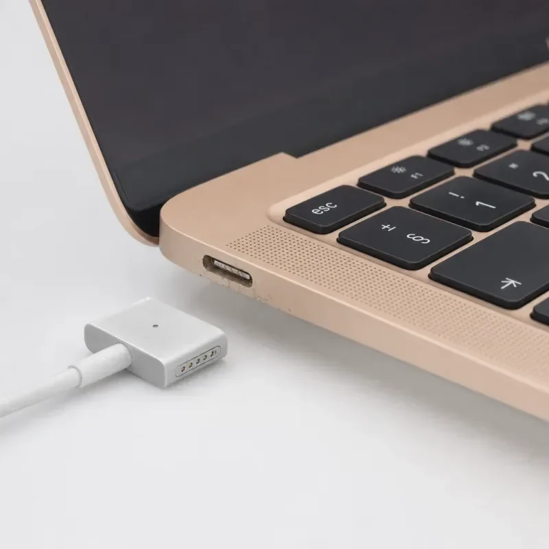 Apple MacBook Air M1 Ladebuchse Reparatur – House of Mobile Berlin
